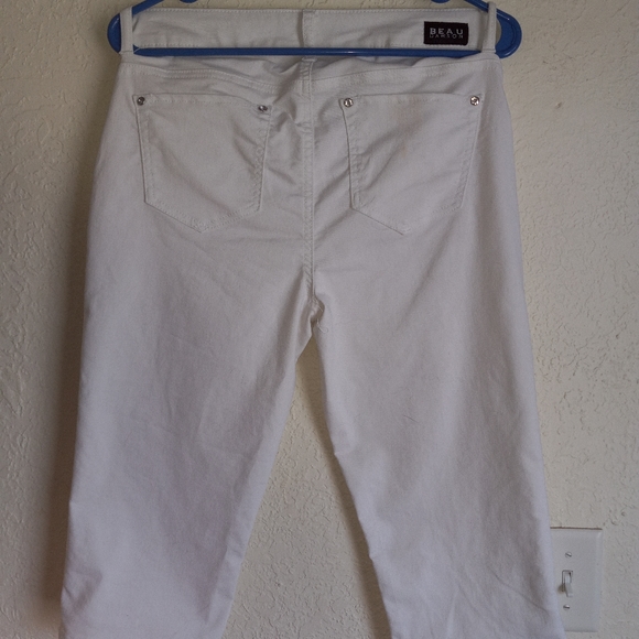 White Capri Pants - Picture 8 of 9